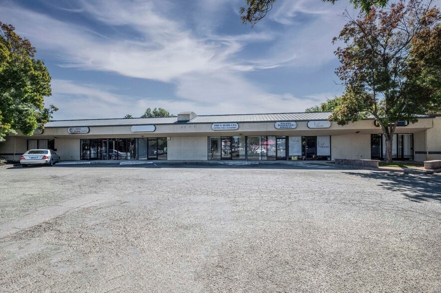 More Photos Of 1615 W Texas St, Fairfield Office Residential For Lease