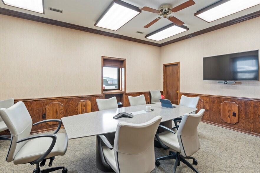 More Photos Of 108 Stallcup Dr, Sikeston General Retail For Sale