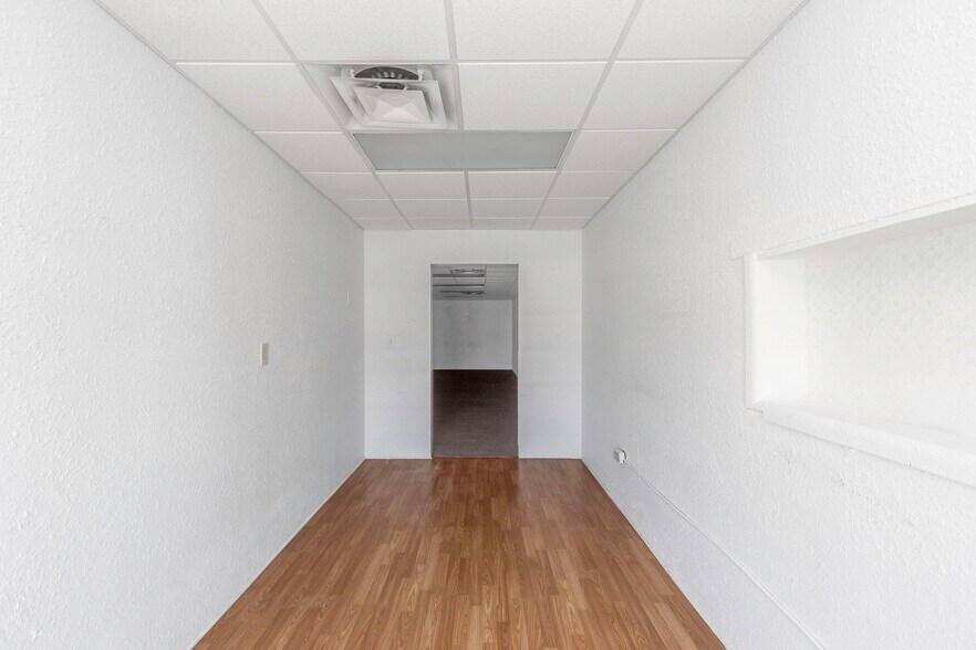 More Photos Of 1915 E Bay Dr, Largo General Retail For Sale