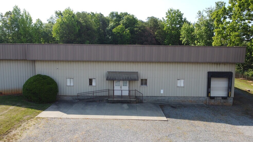 More Photos Of 2460 Davie Ave, Statesville Warehouse For Lease