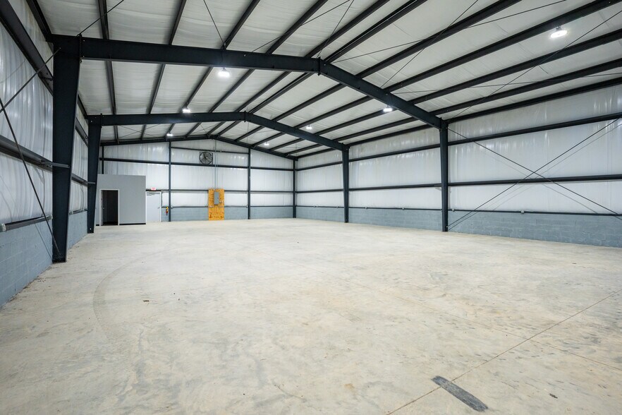 More Photos Of 9 Marigold Ln, Ringgold Warehouse For Lease