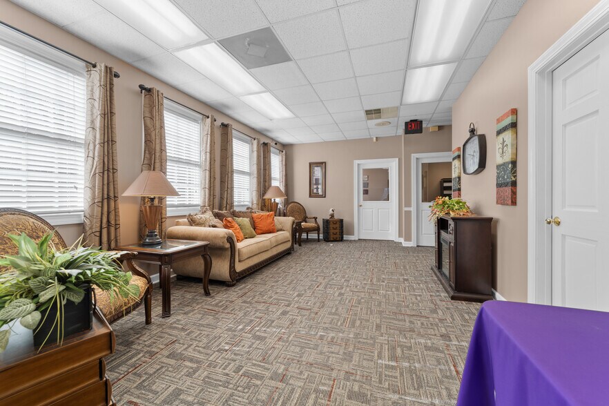 More Photos Of 824 S Dekalb St, Shelby Medical For Sale