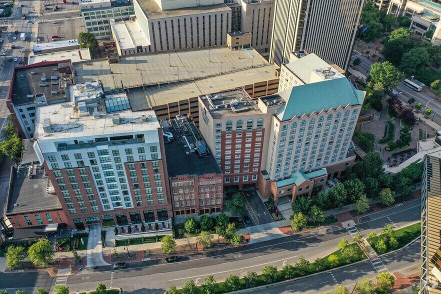 More Photos Of 55 E Nationwide Blvd, Columbus Hotel For Lease