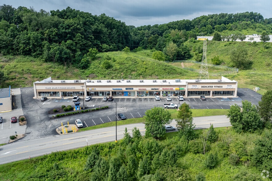 More Photos Of 6750 Hollywood Blvd, Delmont Freestanding For Lease