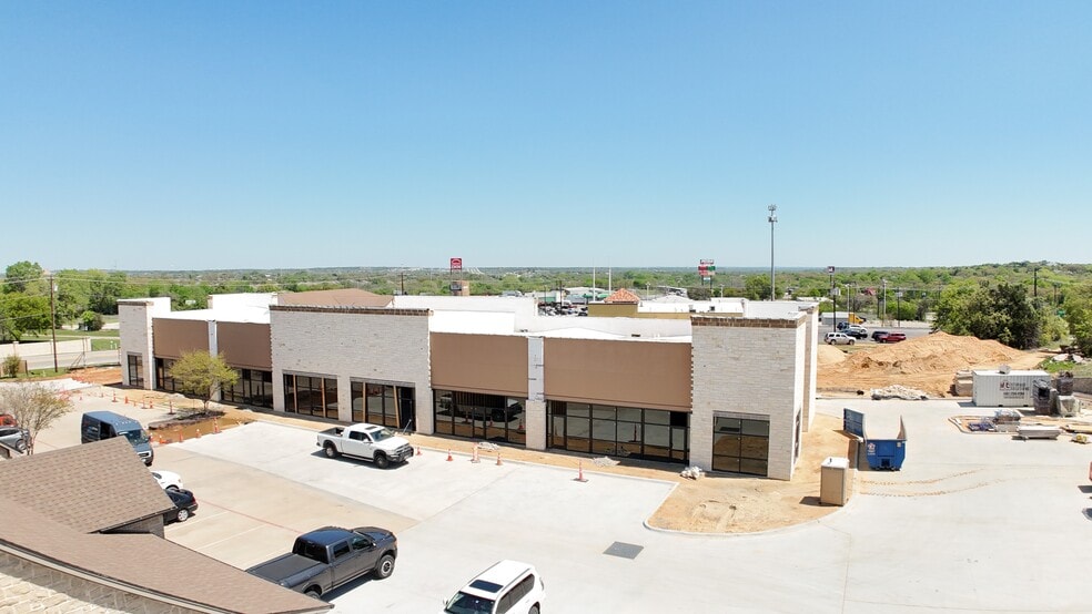 More Photos Of 1800 Santa Fe Dr, Weatherford Office For Lease