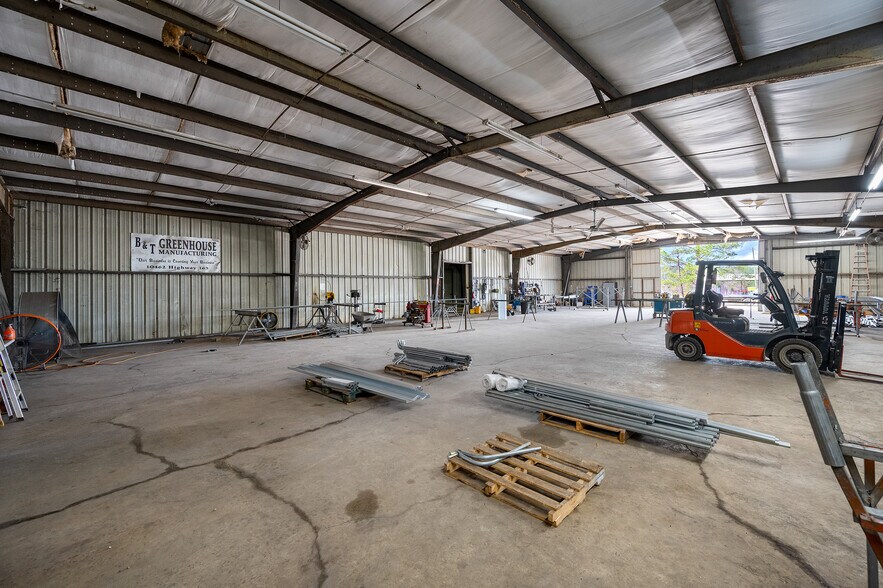 More Photos Of 10462 Hwy 165 S, Forest Hill Warehouse For Sale