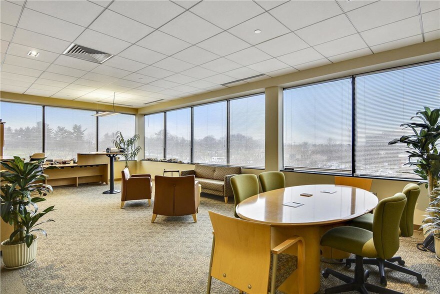 More Photos Of 804 W Diamond Ave, Gaithersburg Unknown For Lease