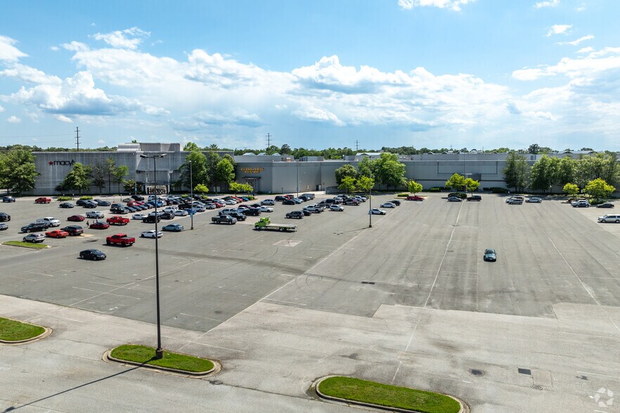 More Photos Of 7900 Ritchie Hwy, Glen Burnie Flex For Lease