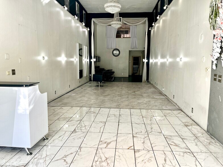 More Photos Of 443-453 E Colorado Blvd, Pasadena Storefront For Lease