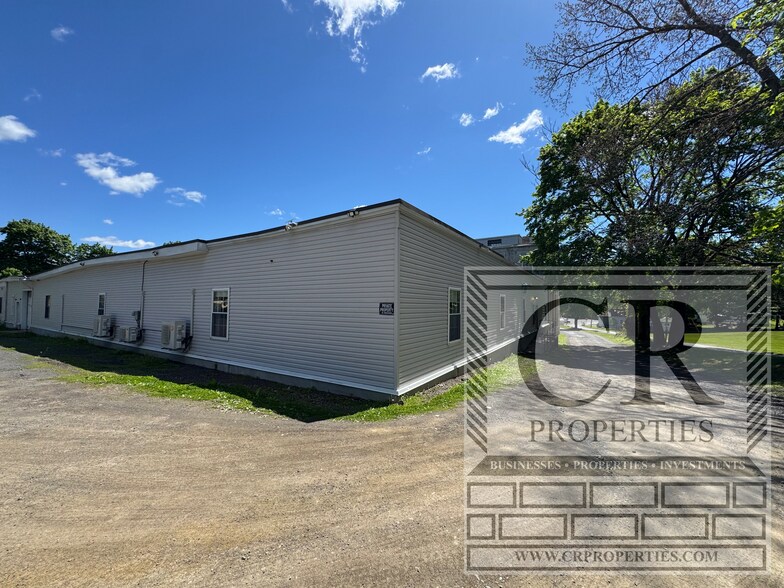 More Photos Of 155 Vineyard Ave, Highland Service For Sale