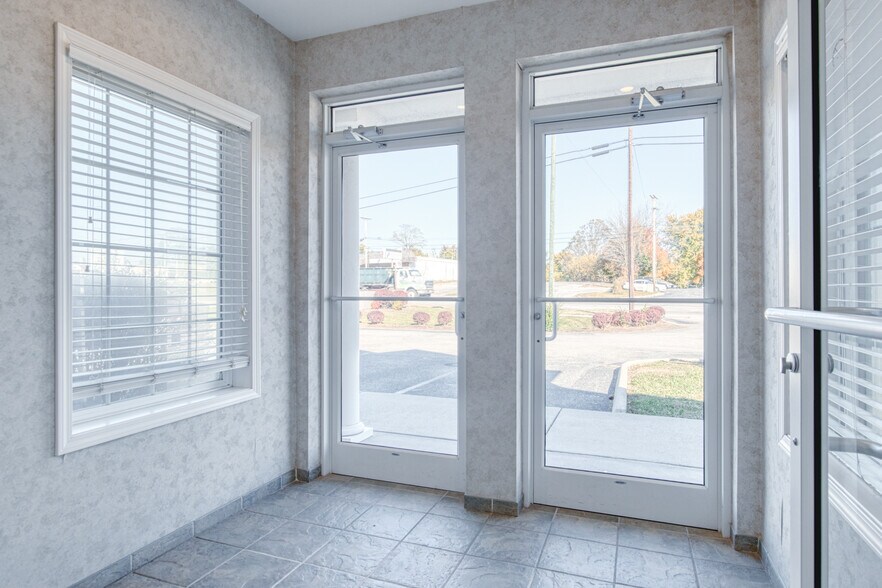 More Photos Of 2145 Roanoke St SE, Christiansburg Bank For Sale