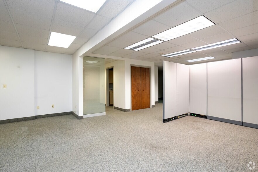 More Photos Of 10-22 E Main St, Rochester Office For Lease