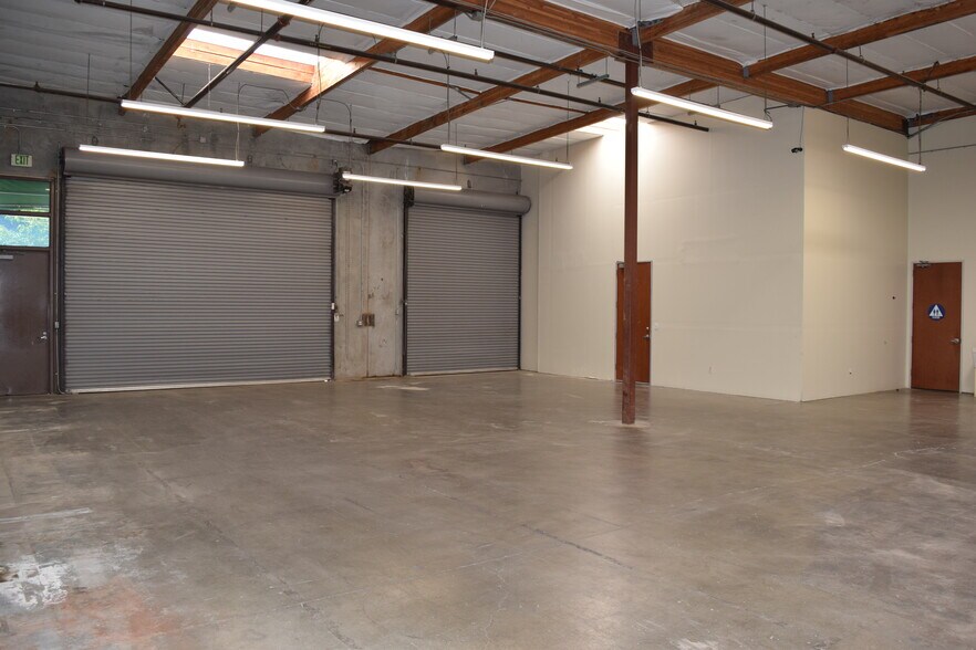 More Photos Of 572 Martin Ave, Rohnert Park Flex For Lease