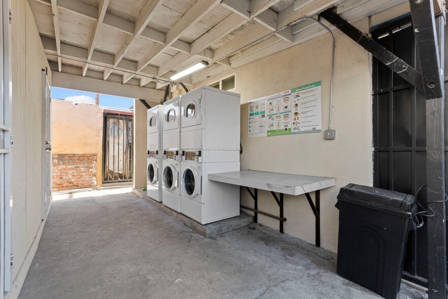 More Photos Of 2313 E 1st St, Los Angeles Storefront Retail Residential For Sale