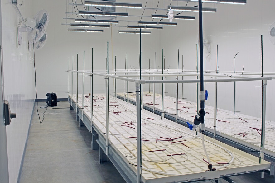 More Photos Of 506 US Route 202, North Monmouth Manufacturing For Sale