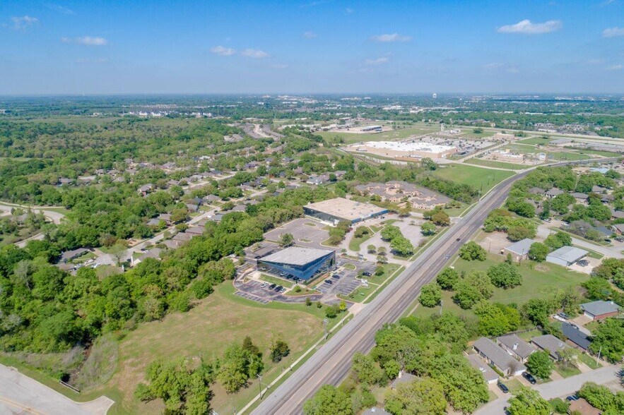 More Photos Of 1920 W Villa Maria Rd, Bryan Medical For Lease