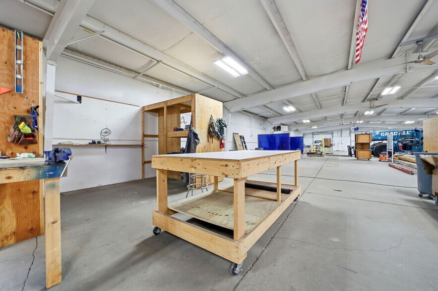 More Photos Of 114 5th St, Fowler Industrial For Sale