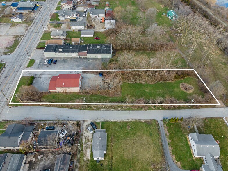 More Photos Of 4420 E 21st St, Indianapolis Service For Sale