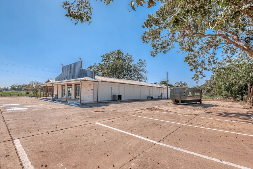 More Photos Of 1238 FM 521 Rd, Brazoria Freestanding For Sale