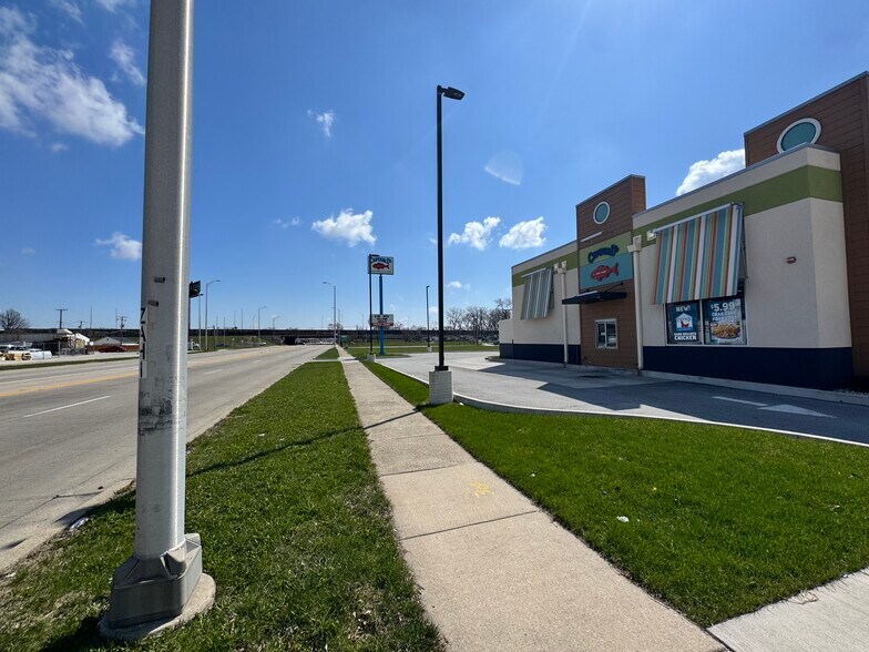 More Photos Of 3021 W 147th St, Posen Restaurant For Sale