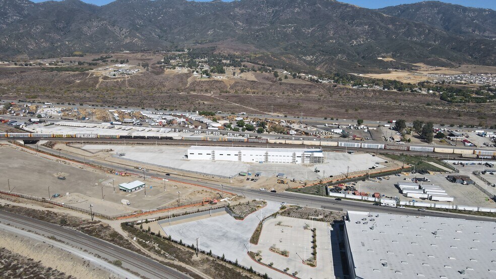 More Photos Of 19472 Cajon Blvd, San Bernardino Truck Terminal For Lease