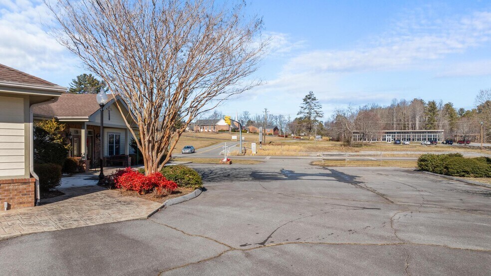 More Photos Of 6540 Brevard Rd, Etowah Office For Sale