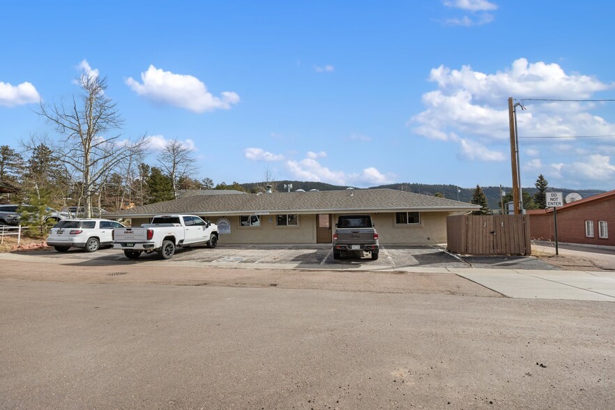 More Photos Of 350 N Pine St, Woodland Park Medical For Sale