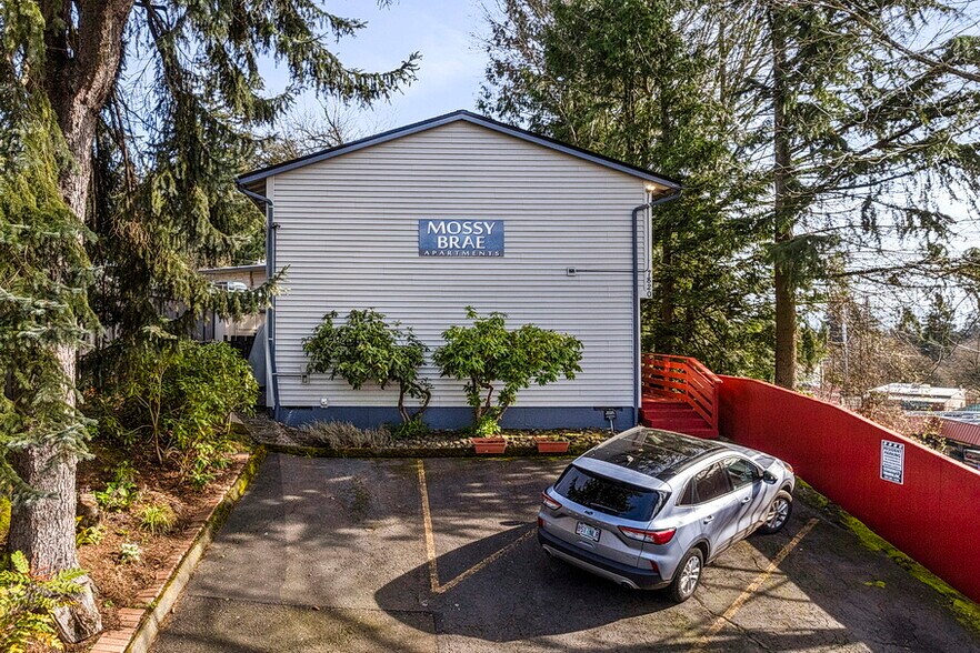 More Photos Of 7820 SW 17th Dr, Portland Apartments For Sale