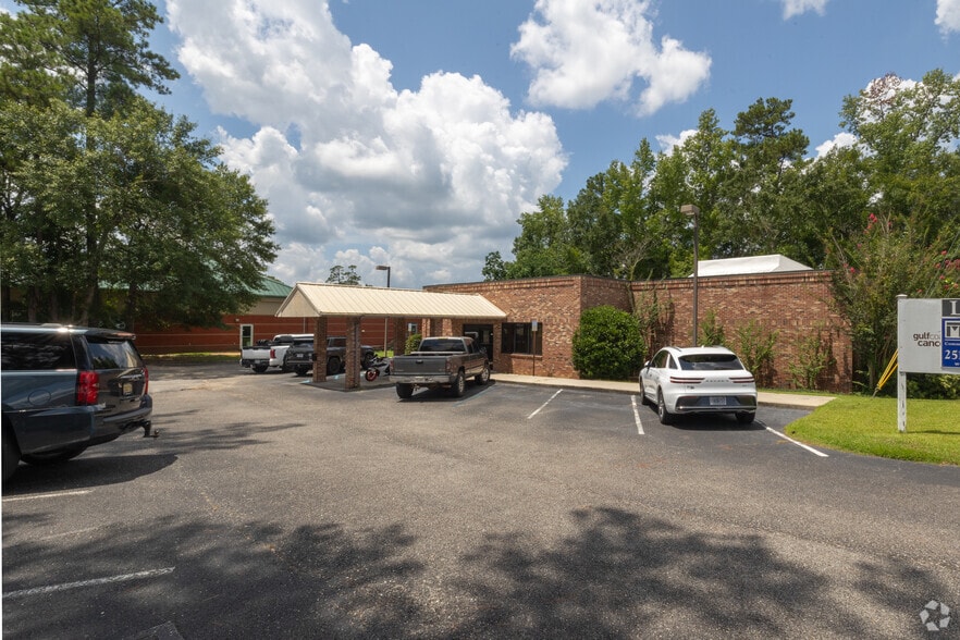 More Photos Of 1207 Azalea Pl, Brewton Medical For Lease