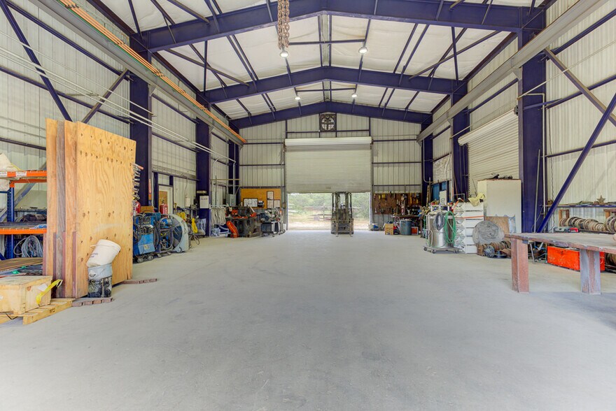 More Photos Of 9425 Schoenthal Rd, New Braunfels Warehouse For Sale