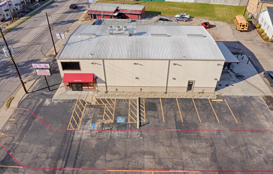 More Photos Of 1112 N Frazier St, Conroe Freestanding For Sale