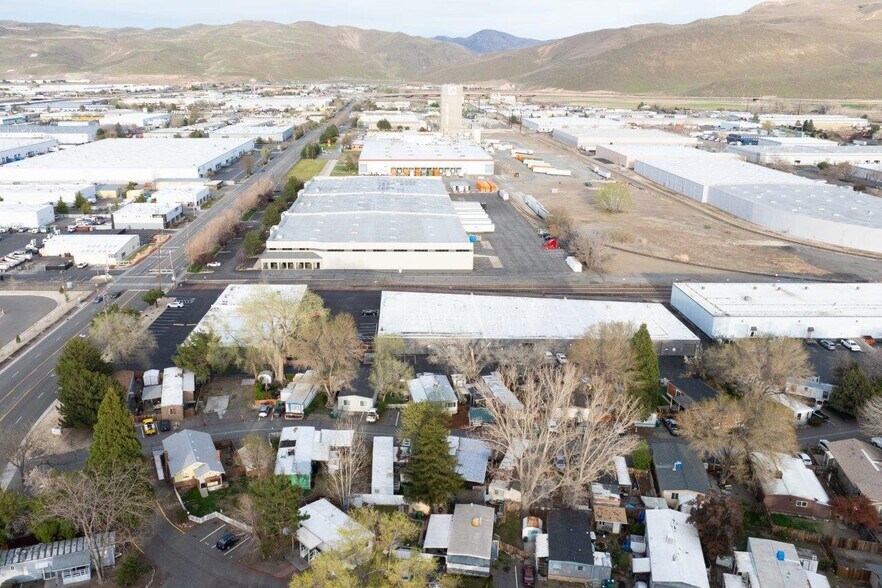 More Photos Of 755 E Greg St, Sparks Light Distribution For Lease