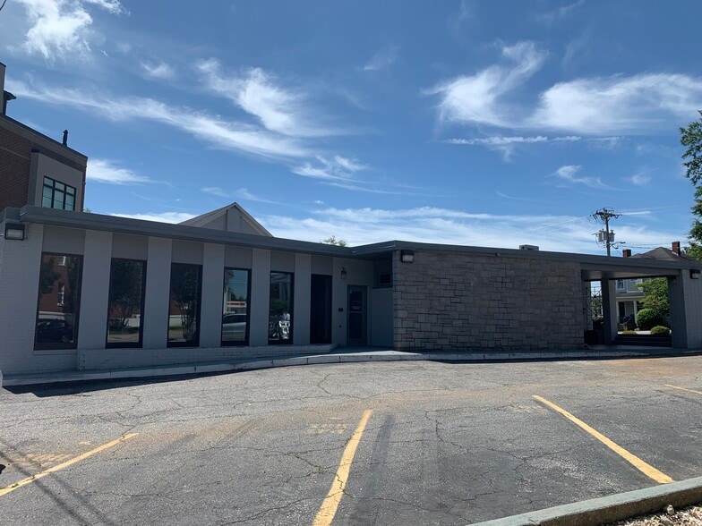 Primary Photo Of 9 Anderson St, Greenville Freestanding For Lease