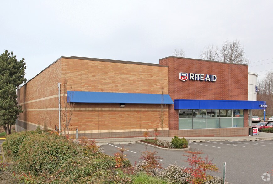 More Photos Of 12421-12431 Totem Lake Blvd, Kirkland Drugstore For Lease