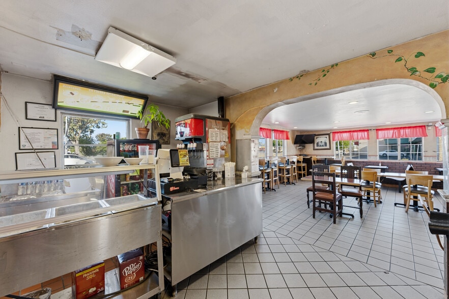 More Photos Of 3350 Saviers Rd, Oxnard Fast Food For Sale