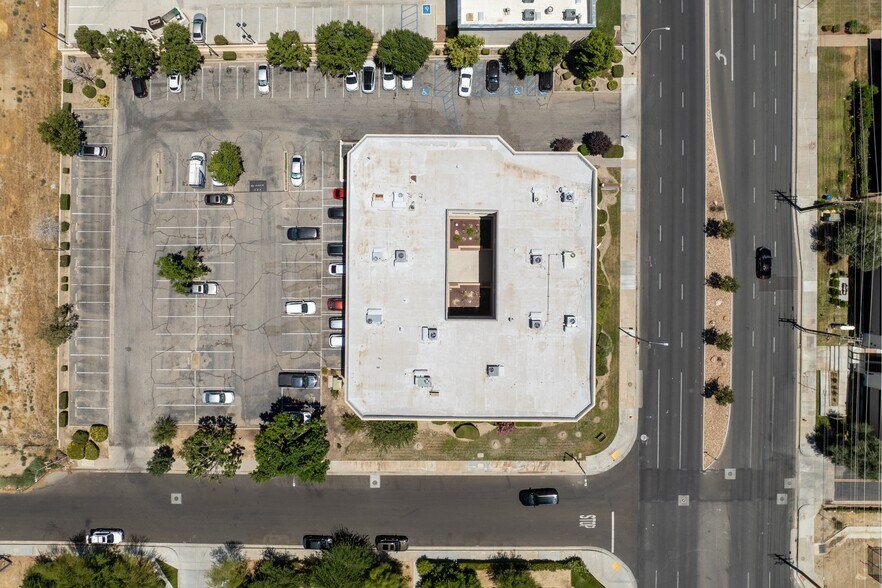 More Photos Of 1669 W Avenue J, Lancaster Medical For Lease