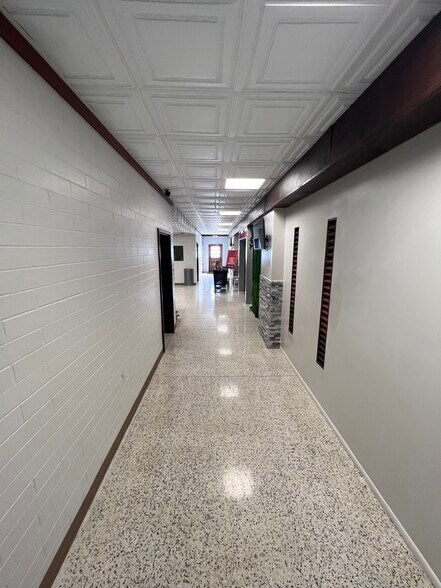 More Photos Of 1400 N Nowell St, Orlando Religious Facility For Lease