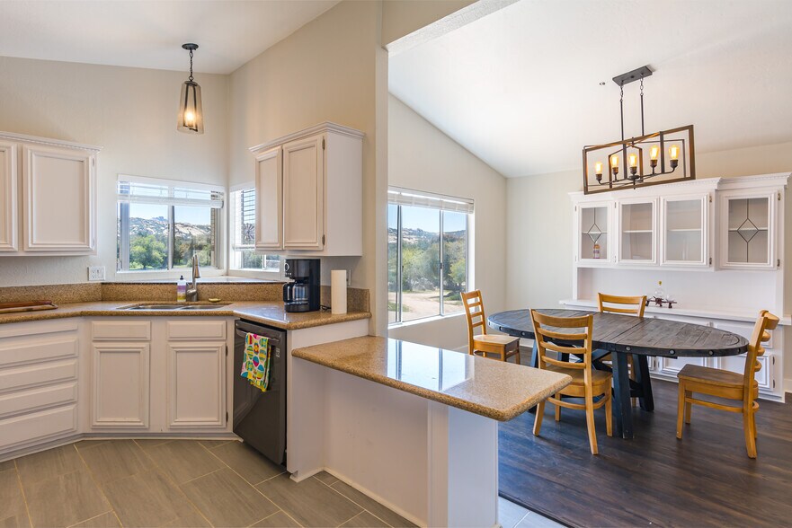 More Photos Of 19191 High Glen Rd, Alpine Specialty For Sale