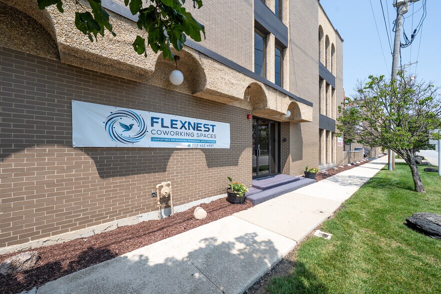 More Photos Of 4550 W 103rd St, Oak Lawn Unknown For Lease