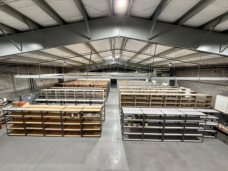 More Photos Of 62968 Layton Ave, Bend Service For Lease