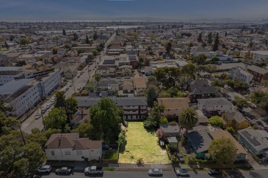 More Photos Of 1127 20th st, Oakland Land For Sale