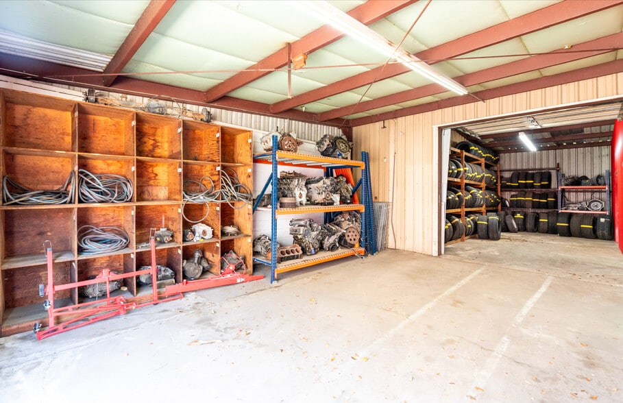 More Photos Of 447 Ossie Davis Pky, Waycross Auto Dealership For Sale