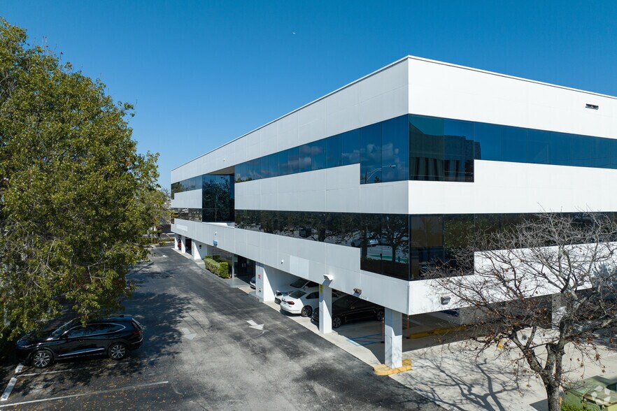 More Photos Of 3696 N Federal Hwy, Fort Lauderdale Office For Lease