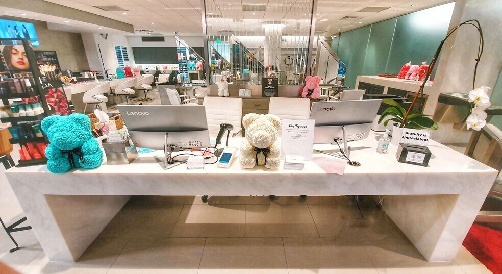 More Photos Of 450 Maple Ave E, Vienna Medical For Lease