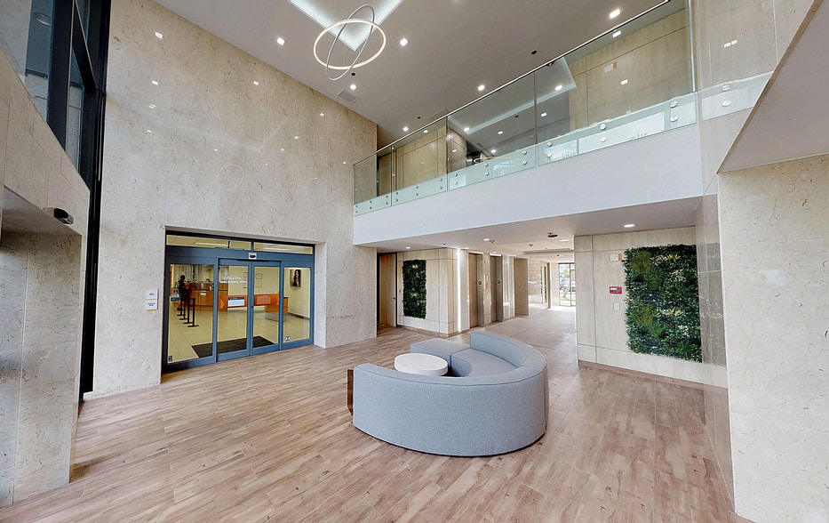 More Photos Of 4415 Metro Pky, Fort Myers Office For Lease