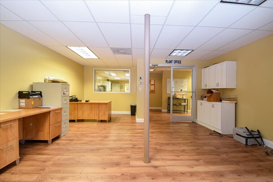 More Photos Of 2314 Patterson Ave SW, Roanoke Office For Sale