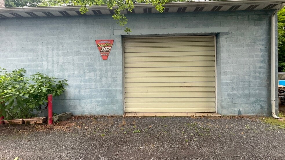 More Photos Of 325 E Railroad St, Pottsville Warehouse For Sale