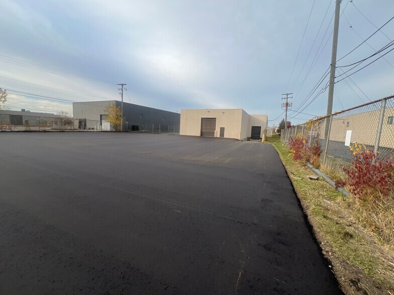 More Photos Of 12499 Delta St, Taylor Warehouse For Lease