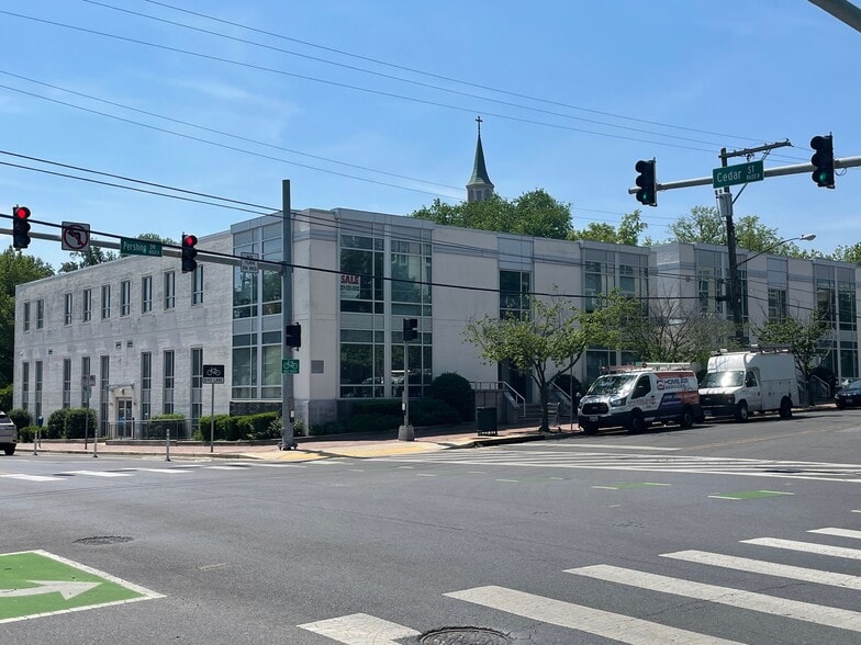 More Photos Of 804 Pershing Dr, Silver Spring Medical For Sale