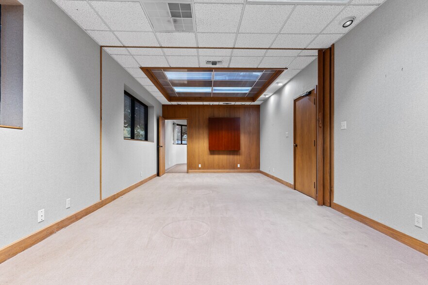 More Photos Of 915 Judson Rd, Longview Office Residential For Sale